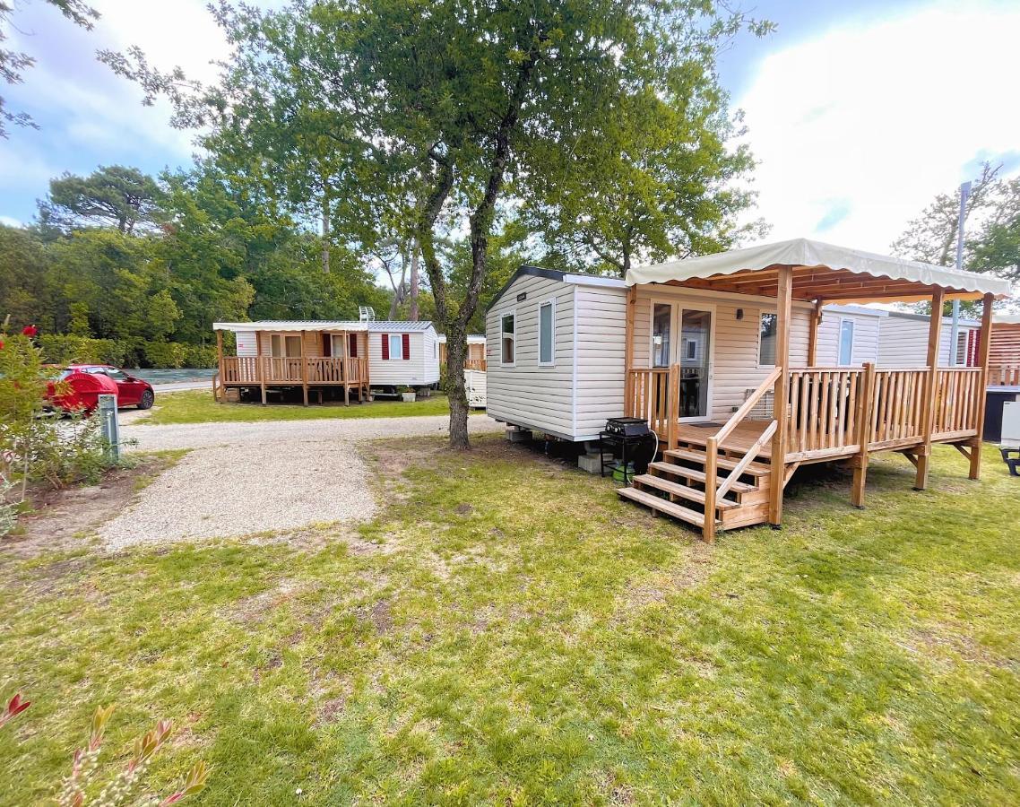 Mobil 4 Etoiles Les Viviers 2 Camping *